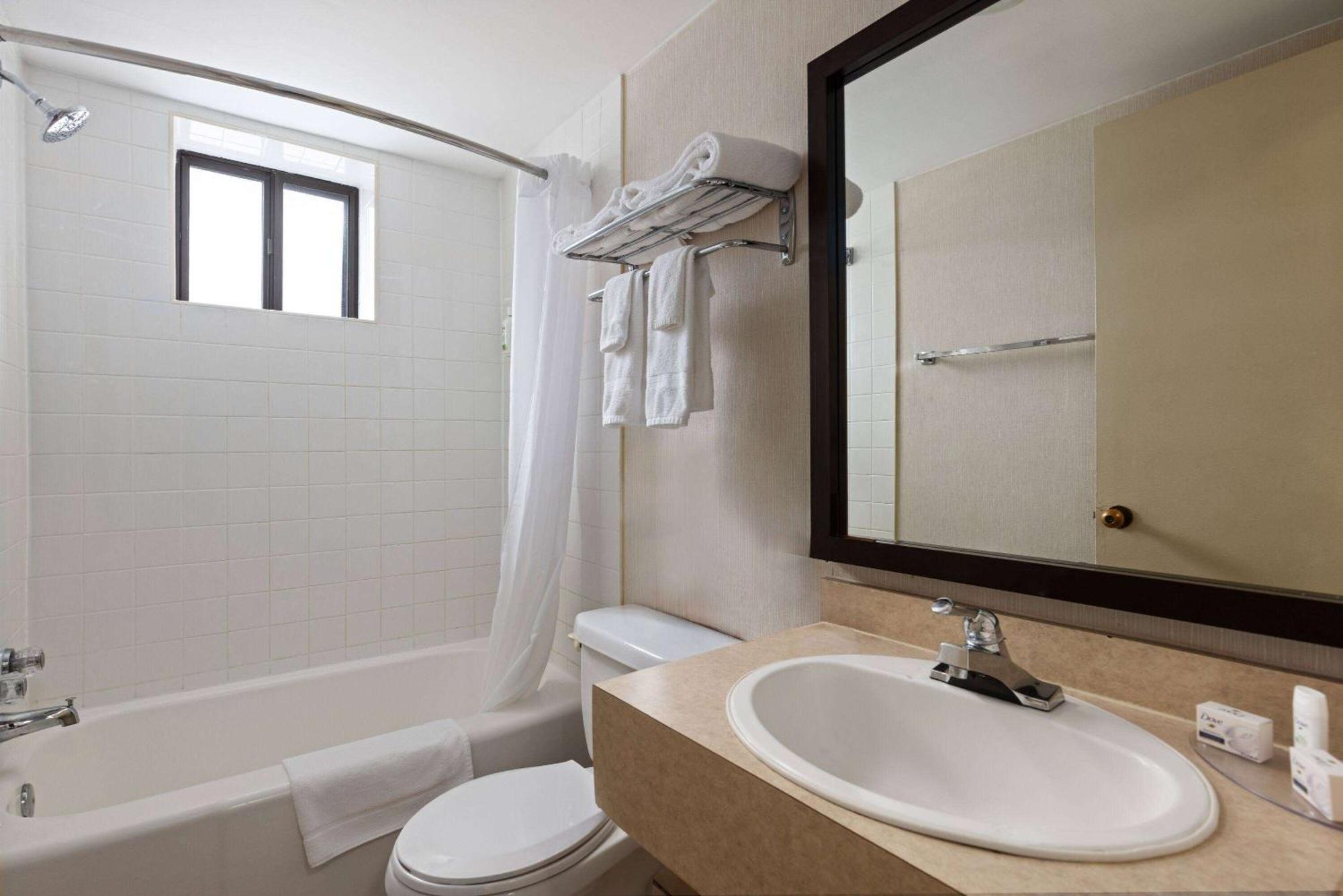 Travelodge By Wyndham Thunder Bay On מראה חיצוני תמונה